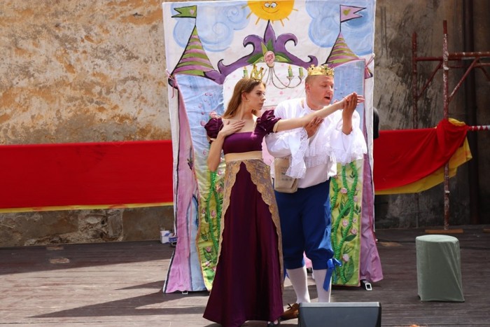 princezna na hrasku divadlo etudy