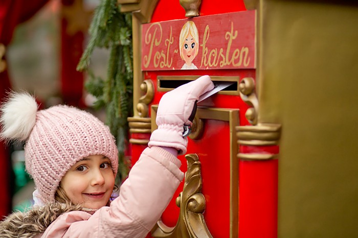 Weihnachtszauber Postkasten c Schuller