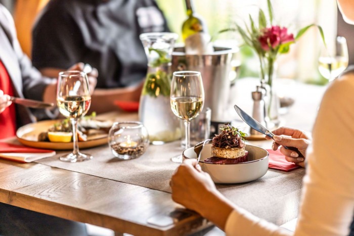 6909d134be7e8eca1f7713cb restauracia1 p 1600