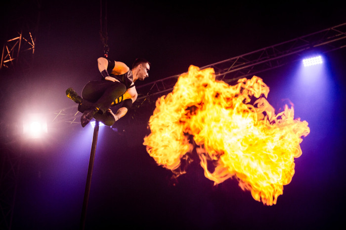 FP Halloween Pole Act cRanner 1