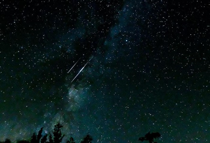 shooting stars milky way night star perseids sky long exposure