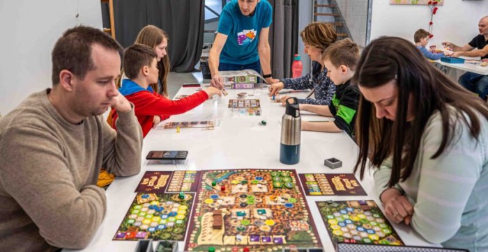 jarne hranie hier web 5 852x440